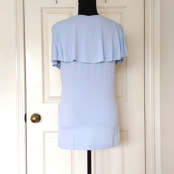 NWT. Kische Rayon Spandex Short Sleeve Top with 3D front and back design. - Picture 2 of 4